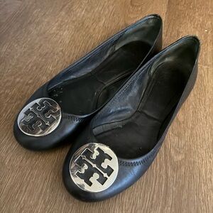 Tory Burch Black Leather Flats with Logo Medallion